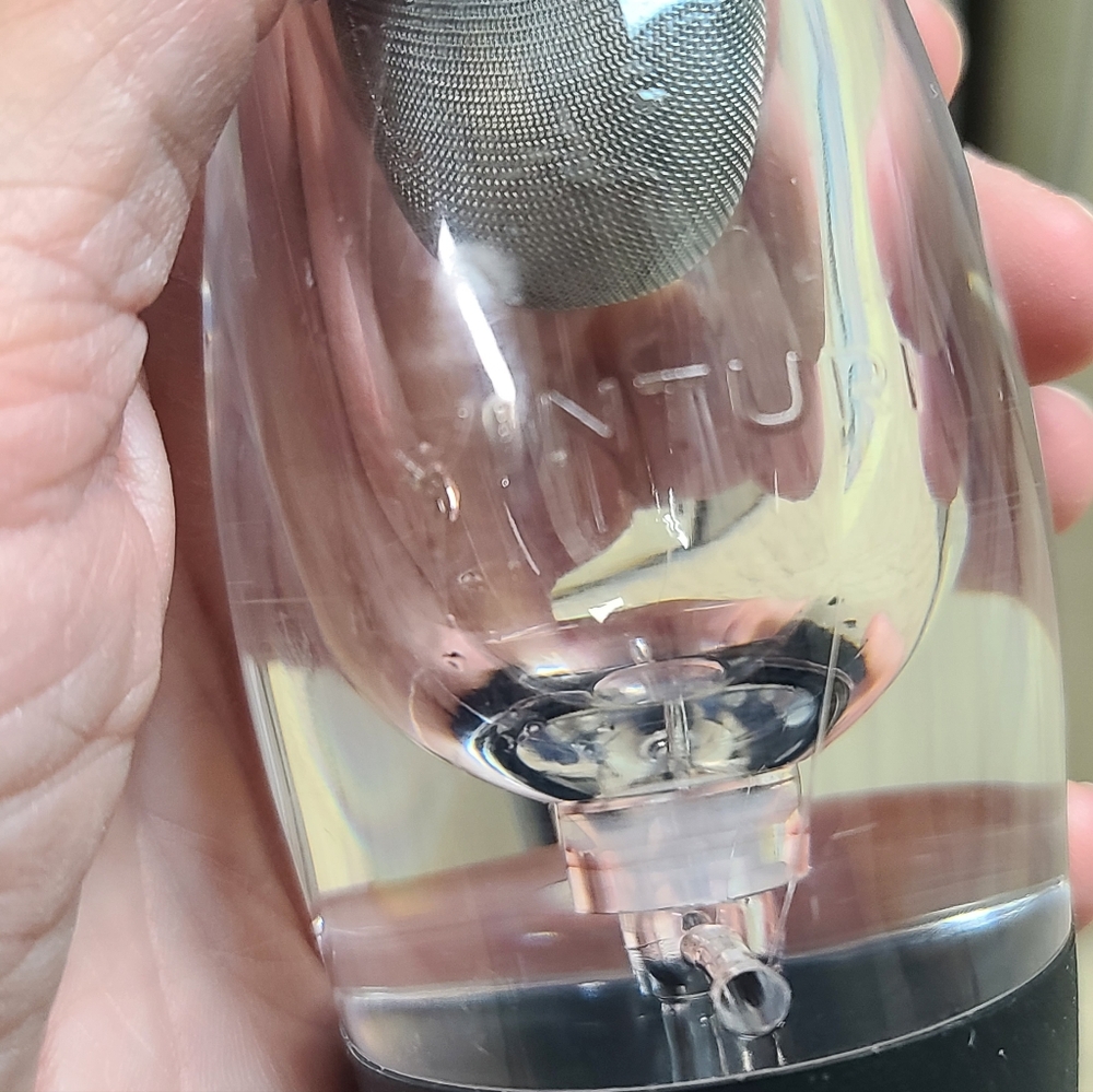 Vinturi Red Wine Aerator with Stand - Picture 2 of 4